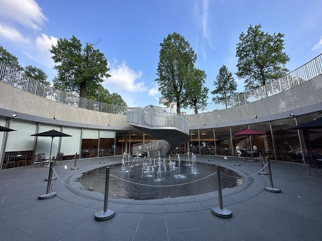 東京・四谷。迎賓館に立ち寄ったなら『迎賓館赤坂離宮前休憩所』で休憩しませんか？