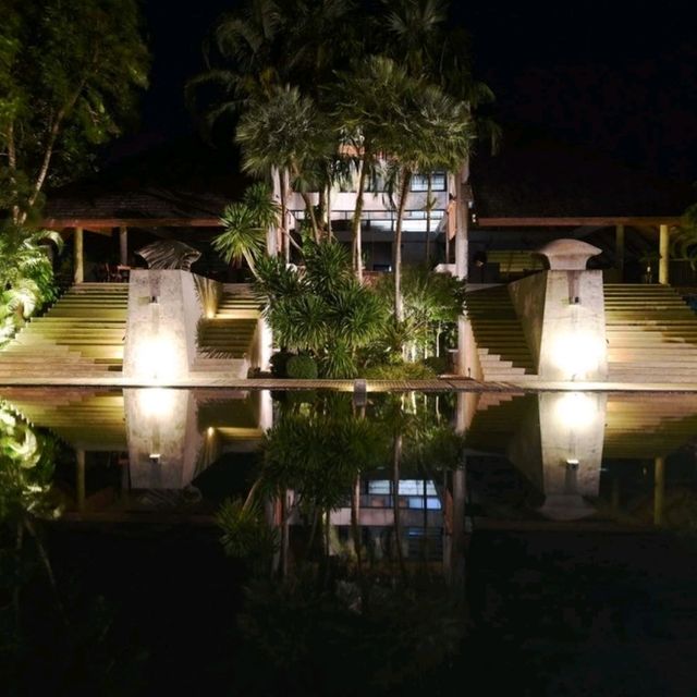 รีสอร์ทสไตล์ทรอปิคอลสุดชิลล์ริมหาดเกาะช้าง