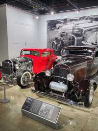 Petersen Automotive Museum 🚗✨