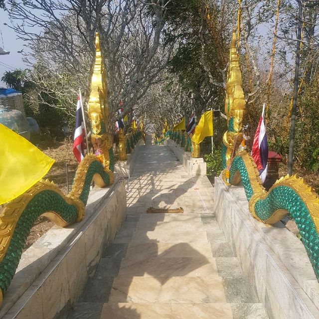 วัดเขาวงพระจันทร์ บันได 3,790 ขั้น