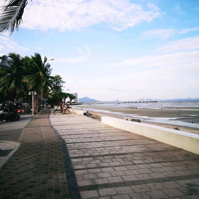 หาดวอนนภา หาดบางแสนล่าง