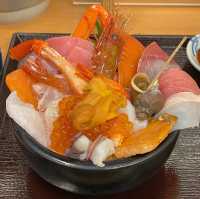 삿포로 니조시장 카이센동 맛집 사카나야🦐살아있는 새우라니..