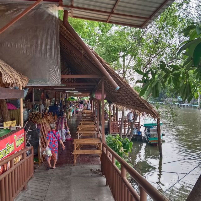 เที่ยวตลาดน้ำกับ BMA Feeder