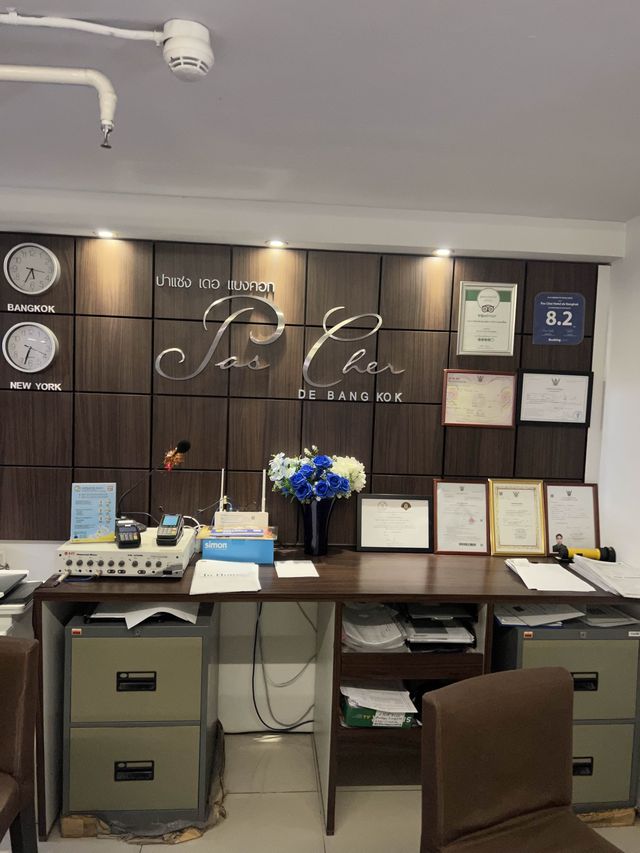 ที่พักหลักร้อยใจกลางบางรัก 🏨✨
