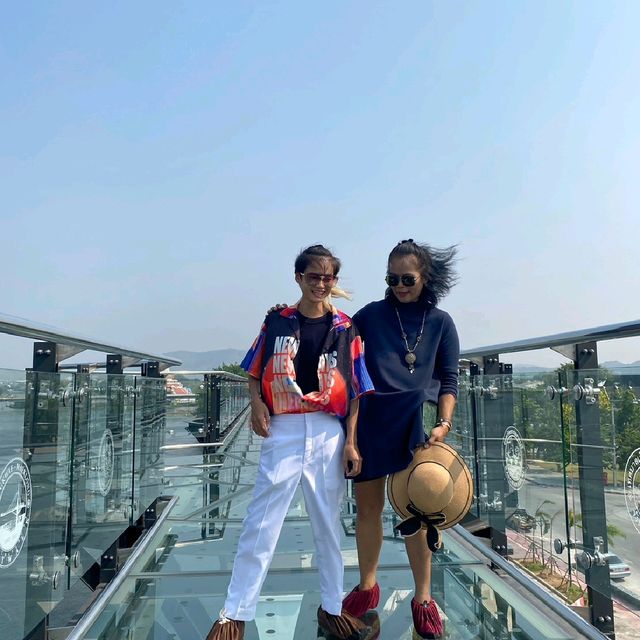 สะพานกระจกเมืองกาญจนบุรี​