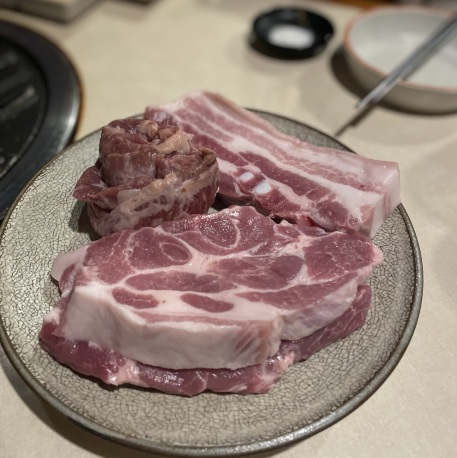 ソウル/江南新沙】厚切り絶品テジコギ🐷 | Trip.com 大阪
