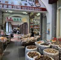 【台湾/台北】観光客も地元民も集まる、台湾随一のオシャレ問屋街「迪化街」