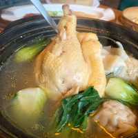 肉汁一咬就湧出蟹粉小籠包