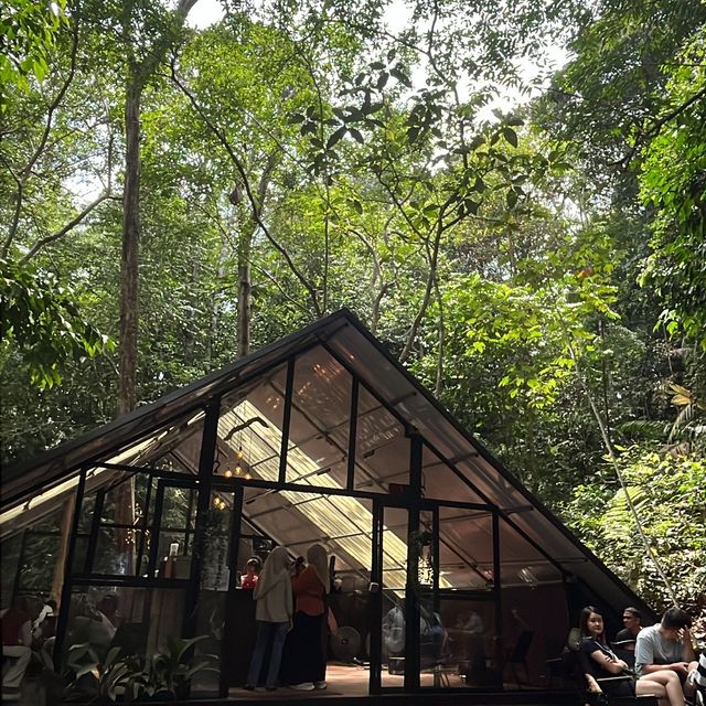 The Lush Cafe @ Gunung Lambak
