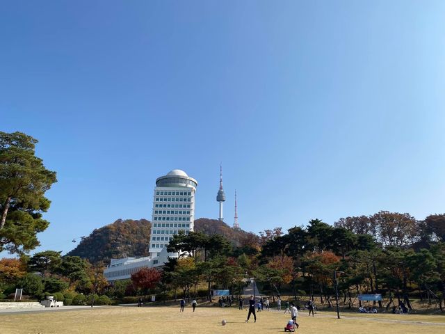 Hiking to Namsan Tower 🗺️🗼