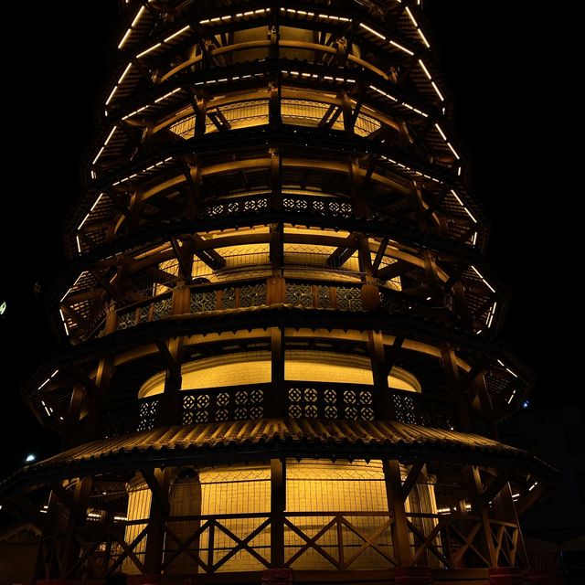 MENARA CONDONG TELUK INTAN