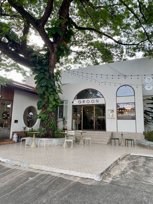 Rustic and authentic scenic bakery cafe 🪴