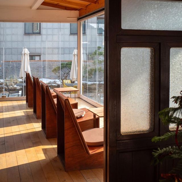 首爾Kitte Cafe：舒適明亮，受歡迎的下午茶聚會地點