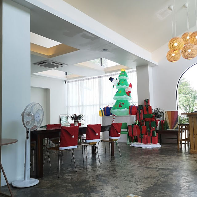 Khajee Cafe & Eatery ขจี คาเฟ่ หัวหิน