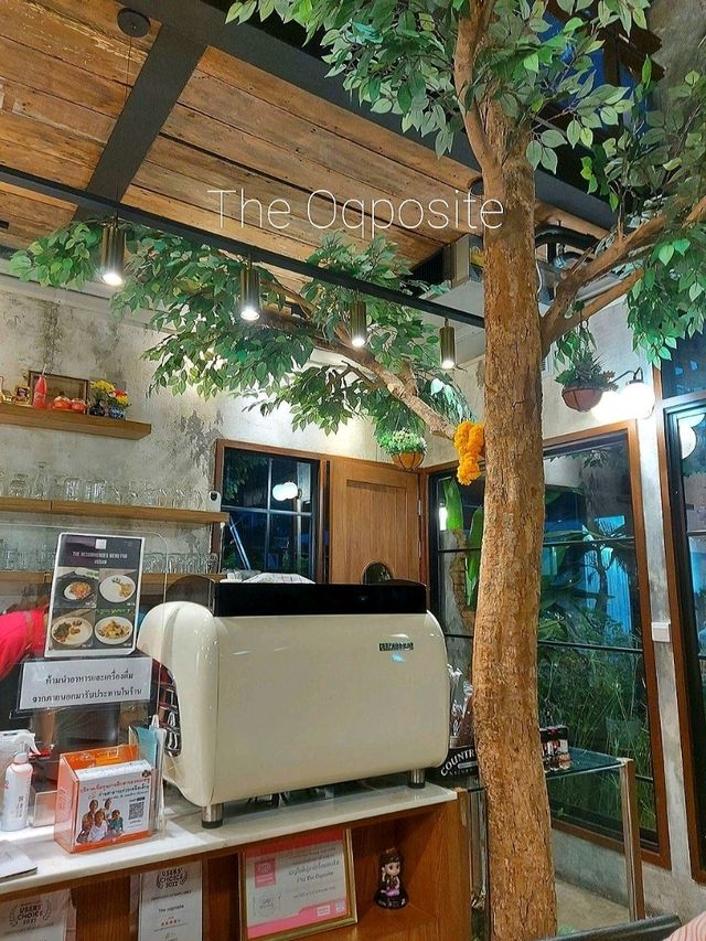 คาเฟ่ในบ้านร่มรื่นย่านนางเลิ้ง