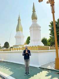 ไหว้พระริมฝั่งโขง