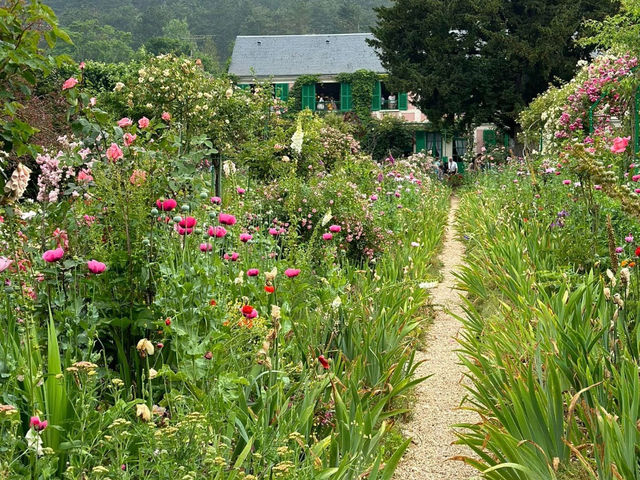 🇫🇷 Monet's Enchanted Haven