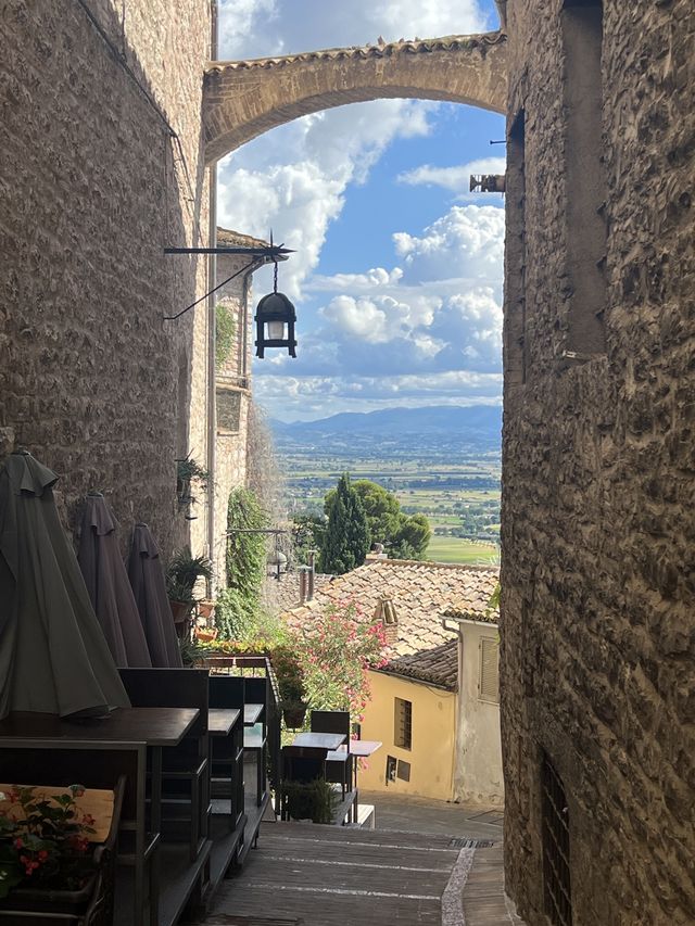 이탈리아는 소도시도 매력적인 곳 !!🇮🇹 Assisi