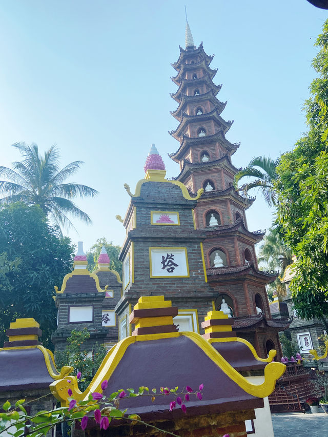 The most stunning Pagoda in Hanoi🇻🇳