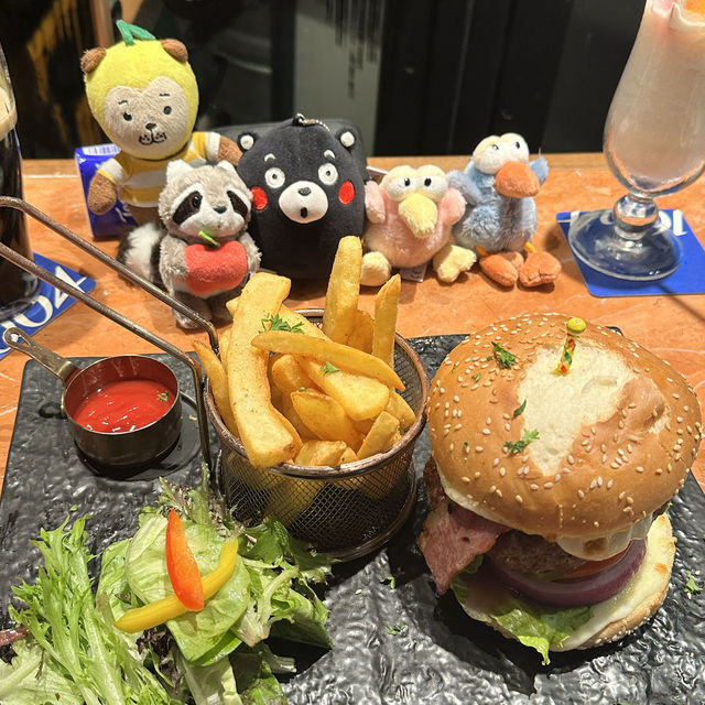 小朋友們去啟德新商場食西餐