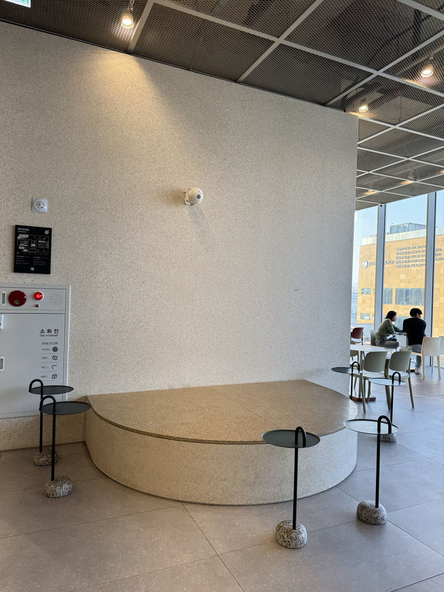 압도적인 규모! 항구뷰가 멋있는 영도 대형카페 ✨