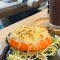 🏚️料理X空間 (深水埗)