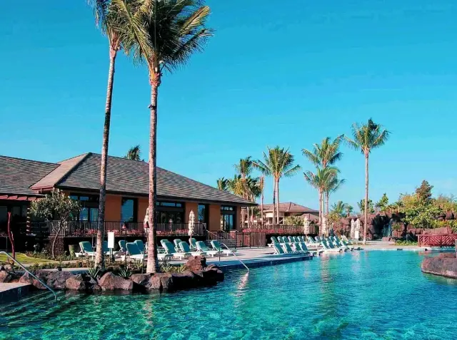 在希爾頓格蘭華科洛亞享受海灘假期