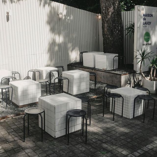 MAISON DE LAUQY | A COOL HANGOUT SPOT IN BANDUNG