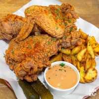ไก่ทอดฟีลโฮมเมดย่านเจริญกรุงที่ต้องจองเท่านั้น
