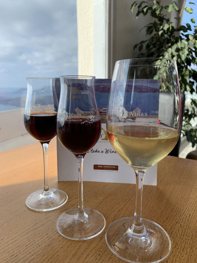 What makes SANTORINI FAMOUS?!?