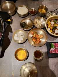 밤이 더 분위기있는 황리단길 신상맛집