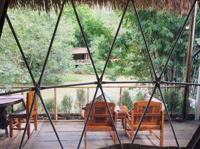 ที่พักสไตล์glamping ติดริมน้ำโอบล้อมด้วยธรรมชาติ