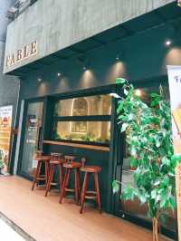 🇲🇫灣仔舊街巷内的法式小酒館