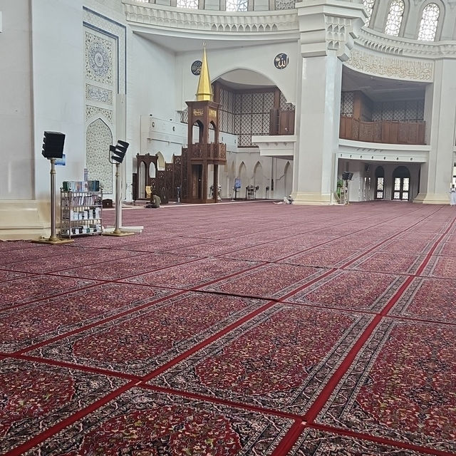 *"Tranquil Beauty of Masjid Wilayah Persekutuan: A Hidden Gem in the Heart of Kuala Lumpur"*