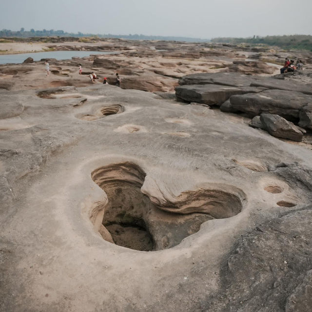 สามพันโบก