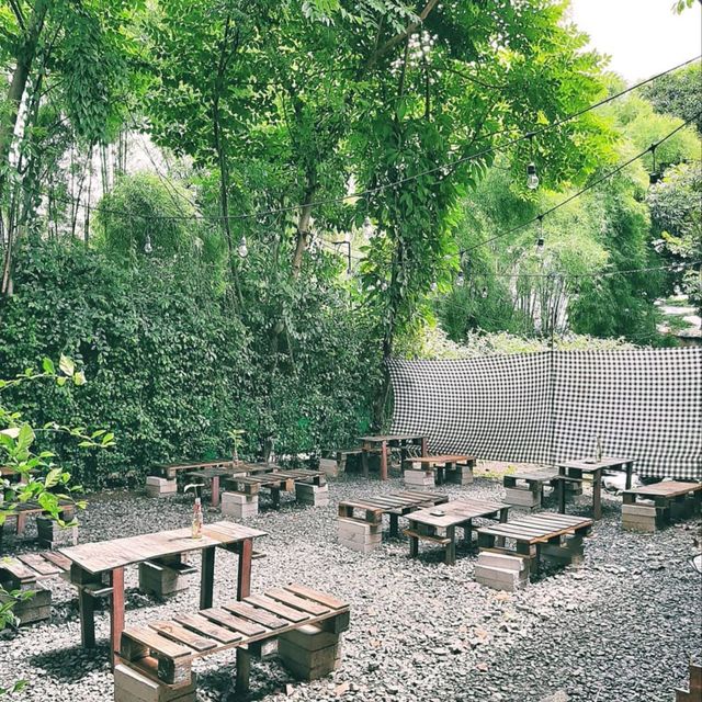 THE PLACE IS FULLY OUTDOOR