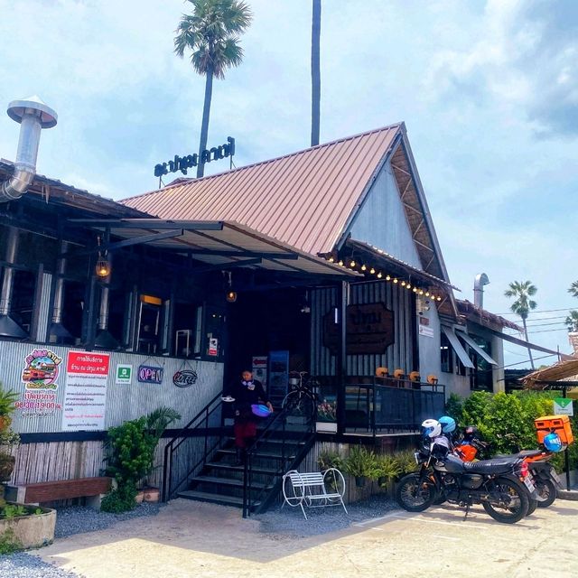 คาเฟ่ ที่มีรถไฟจิ๋ว