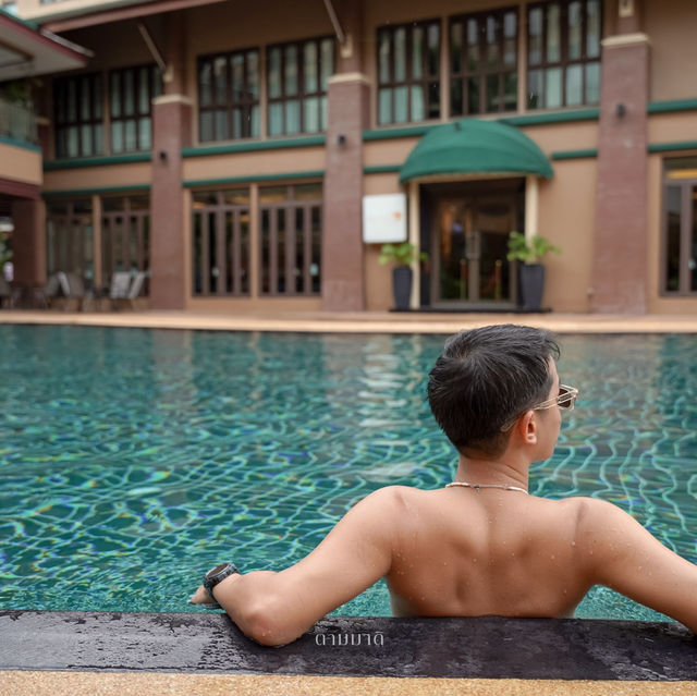 พักผ่อนใจกลางป่าตองกับ Novotel Phuket Vintage Park