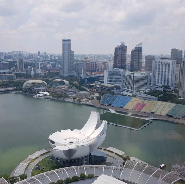 Perfect Singapore: A City of Stunning Contrasts 🌇🌿