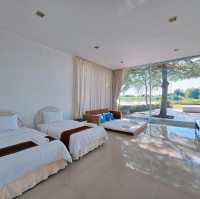 Am​ pool​ villa​