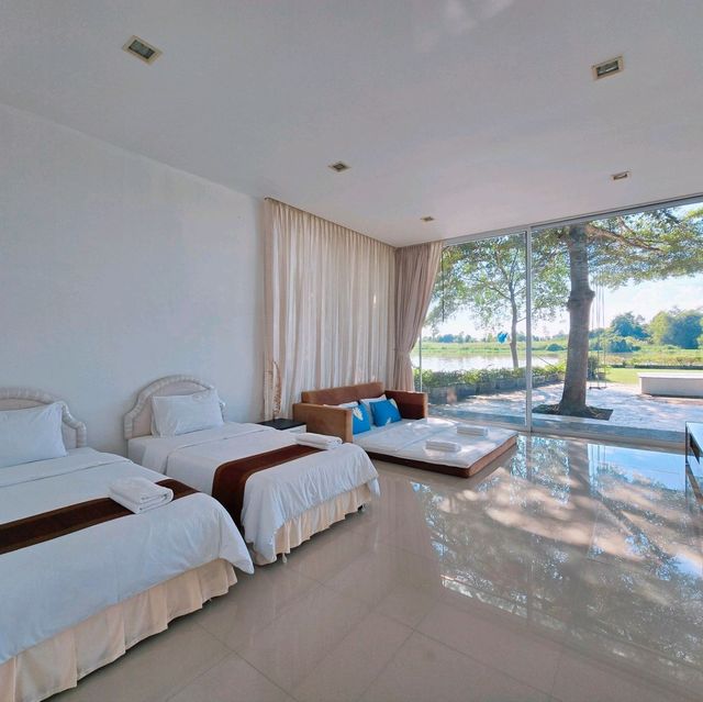 Am​ pool​ villa​
