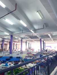 Explore the local market!🍪