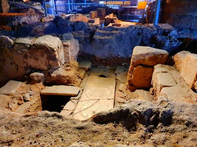 坐落古羅馬建築上的教堂