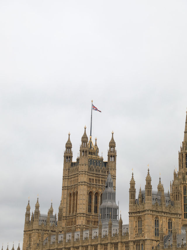 【ロンドン🇬🇧】曇りの日でもおしゃれな国会議事堂