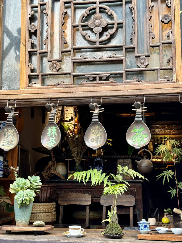 🇨🇳 Chongqing Escapade: Discovering the City of Fog, Hills, and Urban Wonders