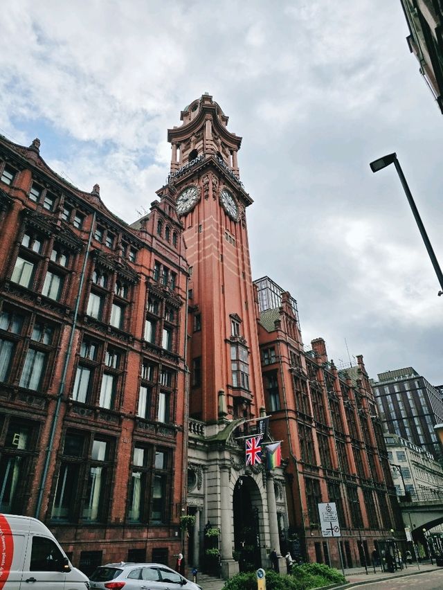 ถึงสนามบิน Manchester แล้วพร้อมเดินทางเข้าเมือง😁