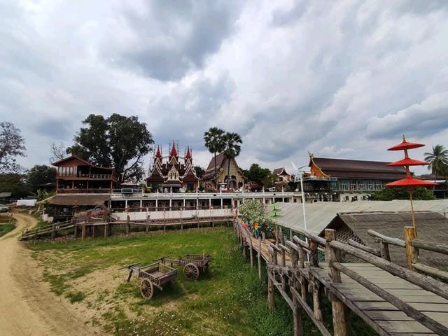 วัดสวยล้านนา ทัศนียภาพทุ่งนา ดอยภูคา อันงดงาม