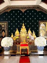 ขอพรที่ศาลหลักเมืองกรุงเทพมหานคร