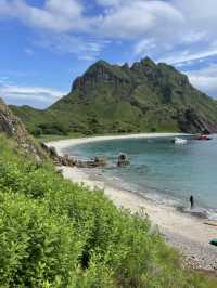 A Visit to Padar Island: A View Worth the Climb ⛰️