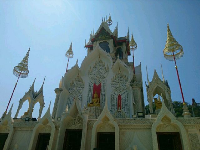 เที่ยวเพชรบุรี ..แวะวัดข่อย